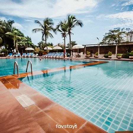 Twin Palms Suites And Residence Паттайя Экстерьер фото